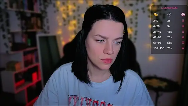 raspberry  girl  online show from September 24, 2025, 9:43 pm