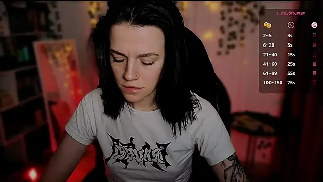 raspberry  girl  online show from October 3, 2025, 8:21 pm