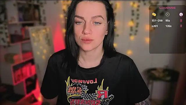 raspberry  girl  online show from October 27, 2025, 9:27 pm