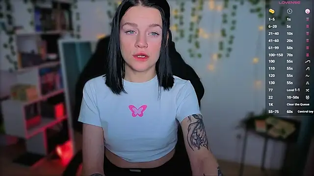 raspberry  girl  online show from September 12, 2025, 7:46 pm