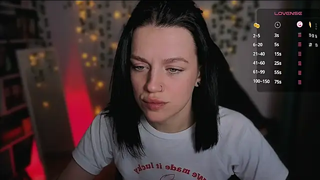 raspberry  girl  online show from October 8, 2025, 9:48 pm