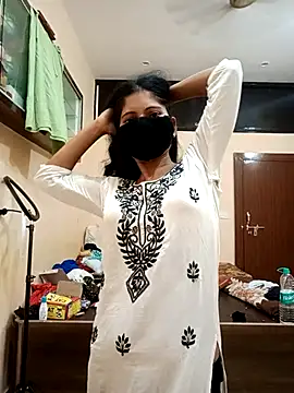 Hott Pihu online show from September 13, 2025, 6:08 pm