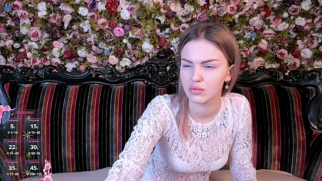 NaomiSol online show from November 27, 2025, 7:14 pm