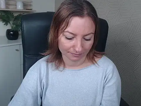 angelaSamt online show from September 24, 2025, 6:20 am