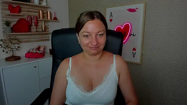 angelaSamt online show from June 26, 2026, 5:35 am