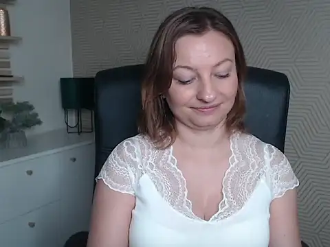 angelaSamt online show from October 29, 2025, 6:45 am