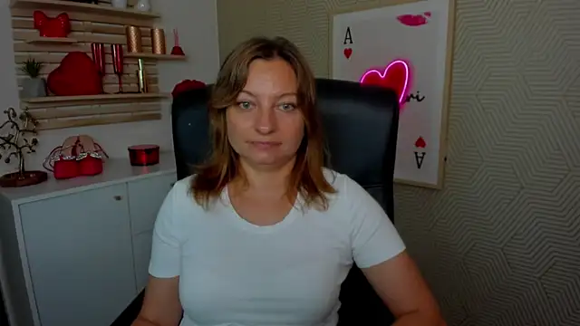 angelaSamt online show from July 1, 2026, 5:30 am