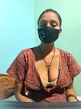 Snapshot of posewith chatting on October 24, 2025, 6:45 am posewith online show from October 24, 2025, 6:45 am