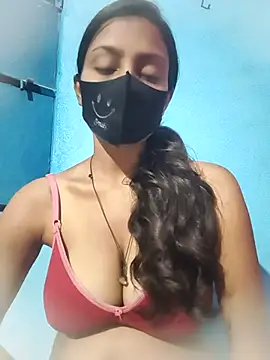 Snapshot of posewith chatting on September 30, 2025, 8:48 pm posewith online show from September 30, 2025, 8:48 pm