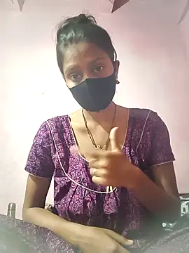 Snapshot of posewith chatting on October 14, 2025, 10:09 pm posewith online show from October 14, 2025, 10:09 pm