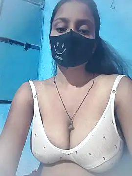 Snapshot of posewith chatting on September 22, 2025, 8:48 pm posewith online show from September 22, 2025, 8:48 pm