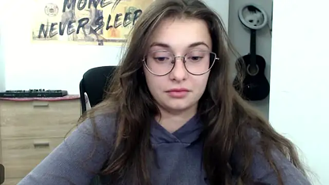 HotAnna2004 online show from September 27, 2025, 8:37 pm