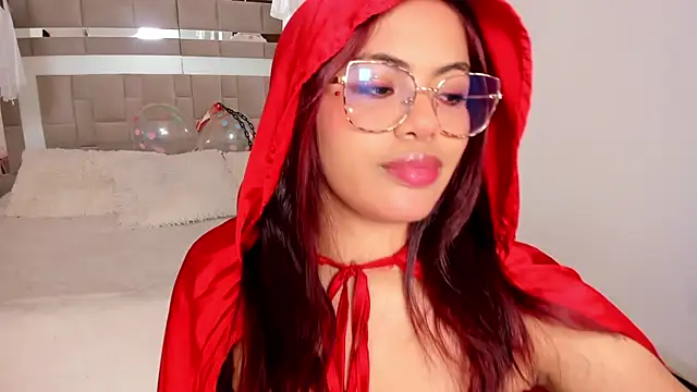 Snapshot of Rihanna_es chatting on October 24, 2025, 4:22 am Rihanna es online show from October 24, 2025, 4:22 am