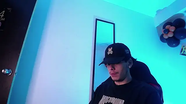 Snapshot of Anhonymus_ chatting on October 15, 2025, 3:38 am Anhonymus  online show from October 15, 2025, 3:38 am