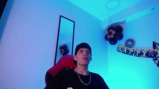 Snapshot of Anhonymus_ chatting on October 22, 2025, 4:01 am Anhonymus  online show from October 22, 2025, 4:01 am