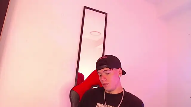 Snapshot of Anhonymus_ chatting on September 12, 2025, 4:01 am Anhonymus  online show from September 12, 2025, 4:01 am