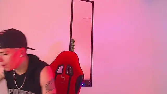 Snapshot of Anhonymus_ chatting on September 13, 2025, 4:12 am Anhonymus  online show from September 13, 2025, 4:12 am