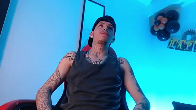 Snapshot of Anhonymus_ chatting on October 9, 2025, 4:02 am Anhonymus  online show from October 9, 2025, 4:02 am