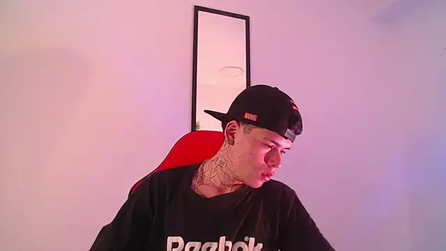 Snapshot of Anhonymus_ chatting on September 23, 2025, 3:57 am Anhonymus  online show from September 23, 2025, 3:57 am