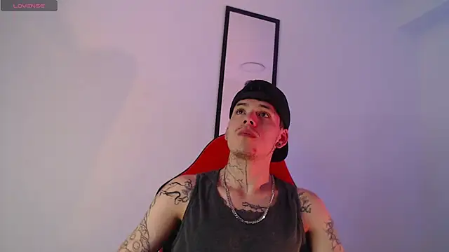 Snapshot of Anhonymus_ chatting on October 3, 2025, 12:39 pm Anhonymus  online show from October 3, 2025, 12:39 pm