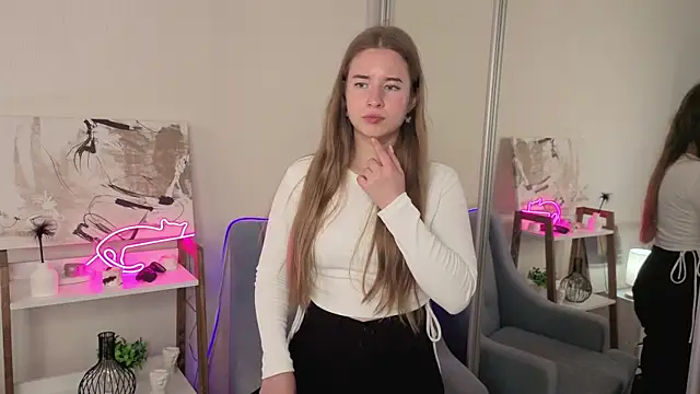 JenLottie online show from September 9, 2025, 1:42 pm