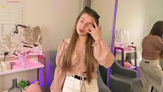 JenLottie online show from September 14, 2025, 1:11 pm