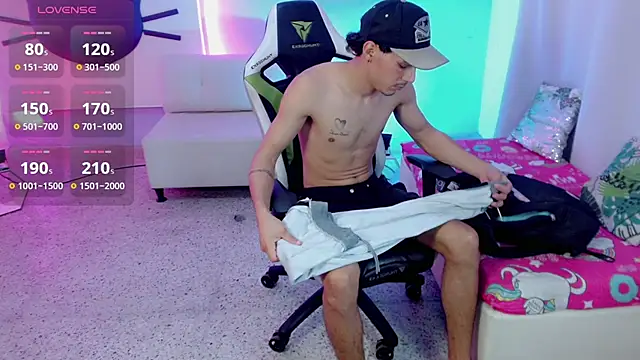 Snapshot of yankees_ chatting on October 4, 2025, 11:12 am yankees online show from October 4, 2025, 11:12 am