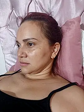 Snapshot of Amanda39 chatting on October 13, 2025, 1:12 pm Amanda39 online show from October 13, 2025, 1:12 pm