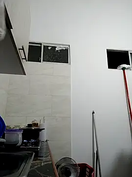 Amanda39 online show from April 17, 2026, 12:02 am