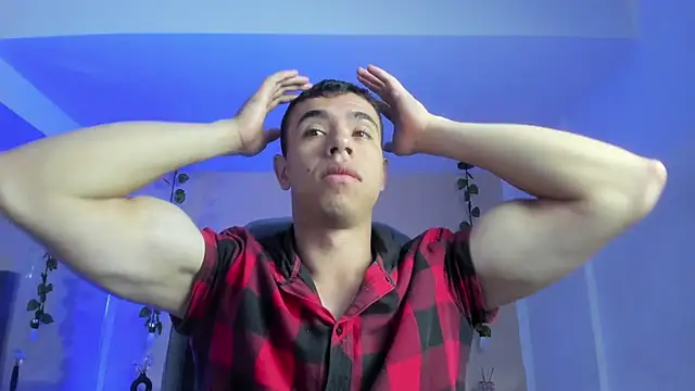 Snapshot of Muscle_Scott chatting on February 5, 2026, 1:18 pm Muscle Scott online show from February 5, 2026, 1:18 pm