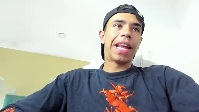 Snapshot of Muscle_Scott chatting on September 19, 2025, 12:09 pm Muscle Scott online show from September 19, 2025, 12:09 pm