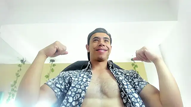 Snapshot of Muscle_Scott chatting on September 29, 2025, 12:11 pm Muscle Scott online show from September 29, 2025, 12:11 pm