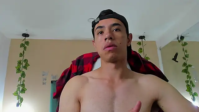 Snapshot of Muscle_Scott chatting on October 11, 2025, 12:17 pm Muscle Scott online show from October 11, 2025, 12:17 pm