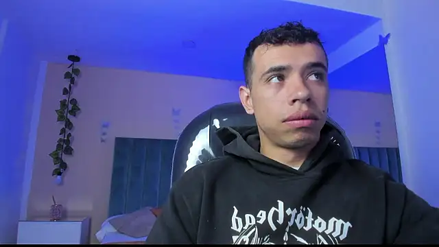 Snapshot of Muscle_Scott chatting on February 1, 2026, 2:26 pm Muscle Scott online show from February 1, 2026, 2:26 pm