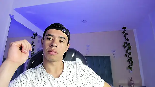 Snapshot of Muscle_Scott chatting on March 2, 2026, 1:40 pm Muscle Scott online show from March 2, 2026, 1:40 pm