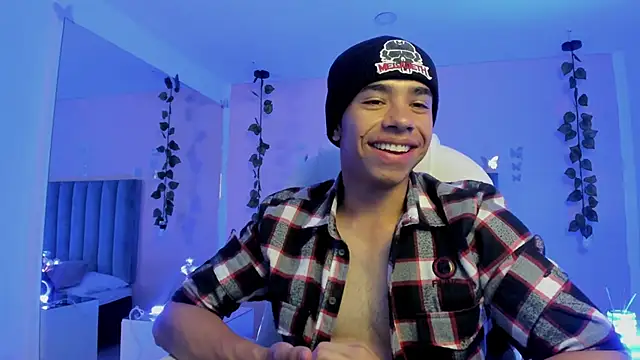 Muscle Scott online show from November 3, 2025, 12:31 pm