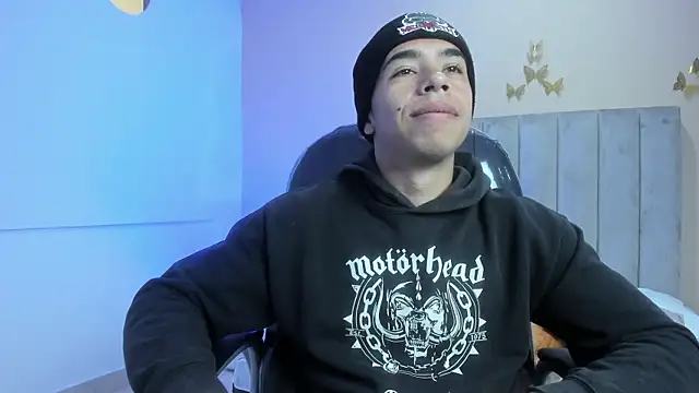 Snapshot of Muscle_Scott chatting on February 15, 2026, 2:49 pm Muscle Scott online show from February 15, 2026, 2:49 pm