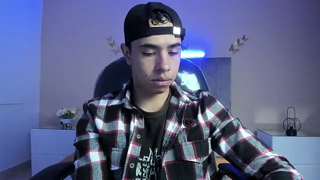 Snapshot of Muscle_Scott chatting on February 16, 2026, 1:54 pm Muscle Scott online show from February 16, 2026, 1:54 pm