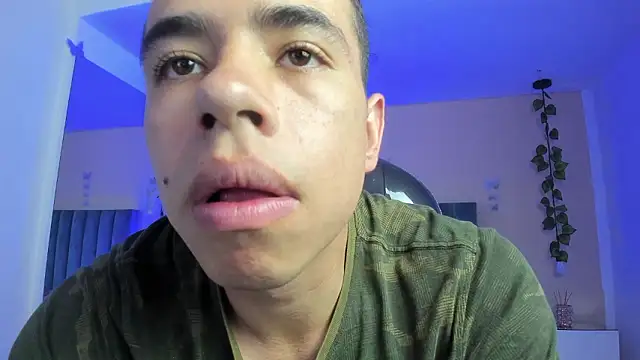 Snapshot of Muscle_Scott chatting on February 7, 2026, 7:11 pm Muscle Scott online show from February 7, 2026, 7:11 pm