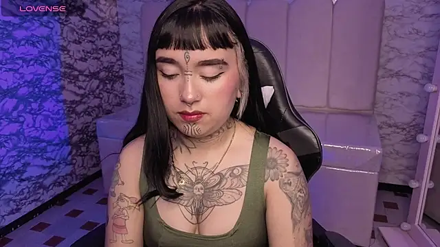 Snapshot of alana18_v chatting on September 11, 2025, 1:22 pm alana18 v online show from September 11, 2025, 1:22 pm
