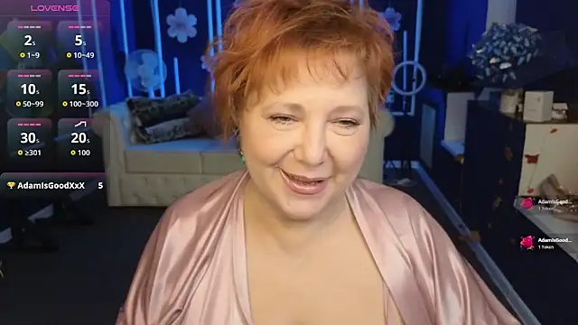 Kira Kenett online show from November 9, 2025, 10:14 pm