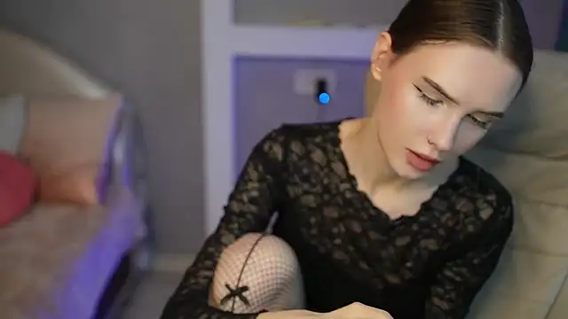 EmilyMiar online show from September 16, 2025, 3:46 pm