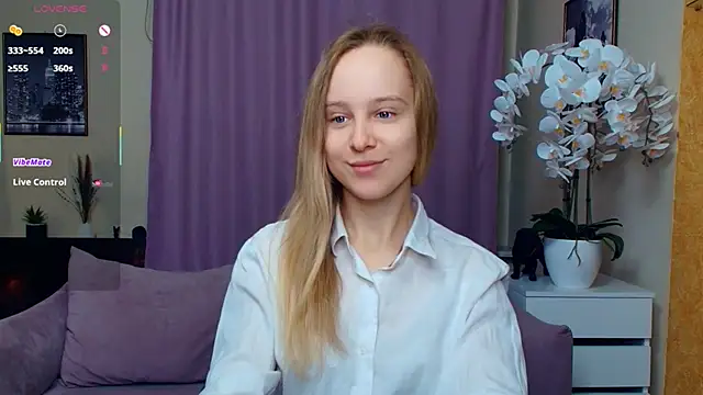 SoonMoor online show from April 8, 2026, 6:42 pm