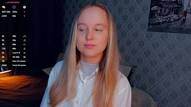 SoonMoor online show from September 26, 2025, 5:20 pm