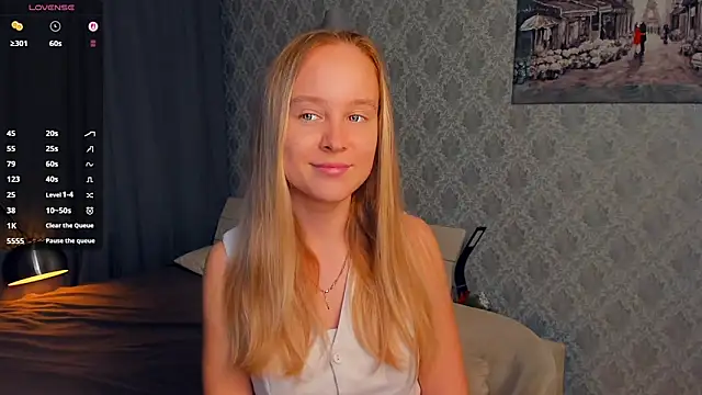 SoonMoor online show from September 19, 2025, 5:28 pm