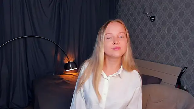 SoonMoor online show from September 20, 2025, 5:51 pm