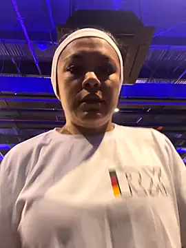 Snapshot of TiffanyyLam chatting on October 15, 2025, 10:23 am TiffanyyLam online show from October 15, 2025, 10:23 am