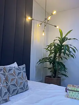 Snapshot of TiffanyyLam chatting on October 17, 2025, 10:50 am TiffanyyLam online show from October 17, 2025, 10:50 am