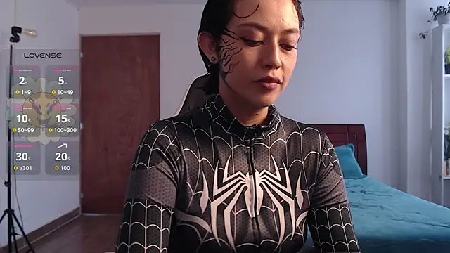 Snapshot of Ellyuwuw chatting on October 17, 2025, 6:21 pm Ellyuwuw online show from October 17, 2025, 6:21 pm