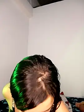 Snapshot of littleemma_77 chatting on September 25, 2025, 4:02 pm littleemma 77 online show from September 25, 2025, 4:02 pm